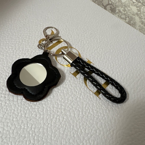 Authentic up-cycled LV mirror keychain/Bagcharm - Picture 2 of 4
